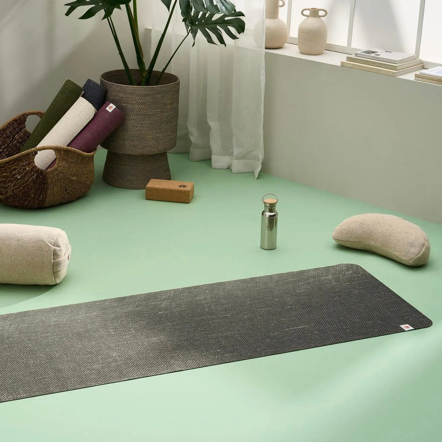 Complete Unity Yoga - CompleteGrip™ Eco Friendly Yoga Mat - Space Black 4mm - Ready Sweat Go