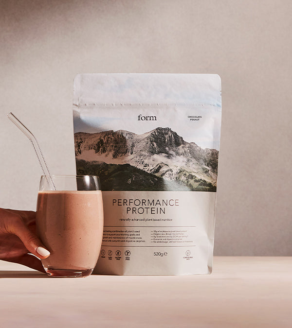 Form Performance Protein pouch with prepared chocolate shake