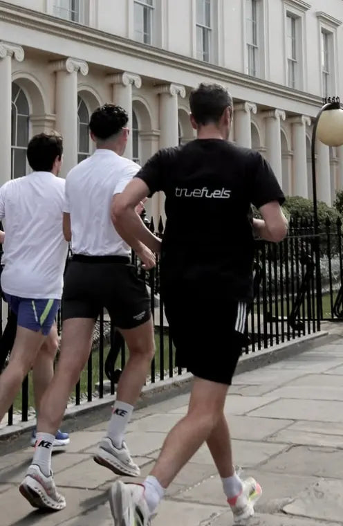 Endurance athlete using truefuels energy gel during training